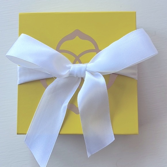 Kendra Scott Necklace - Picture 5 of 6